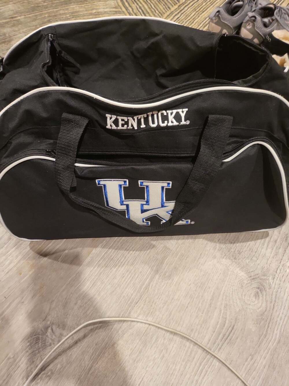 UK University Of Kentucky Alumni Wildcats Large Duffle Bag Black